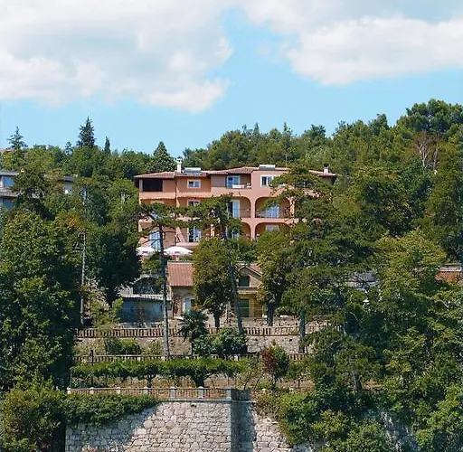 Villa Volosko With Private Parking And Breakfast,Seaview