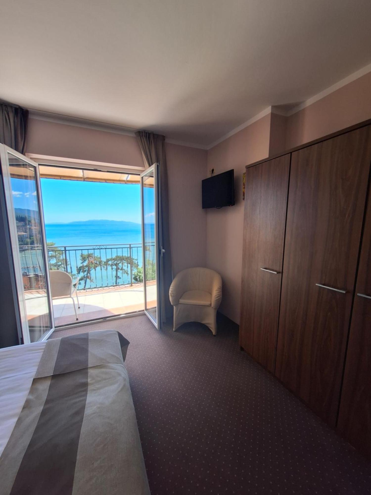 With Private Parking And Breakfast,seaview Volosko